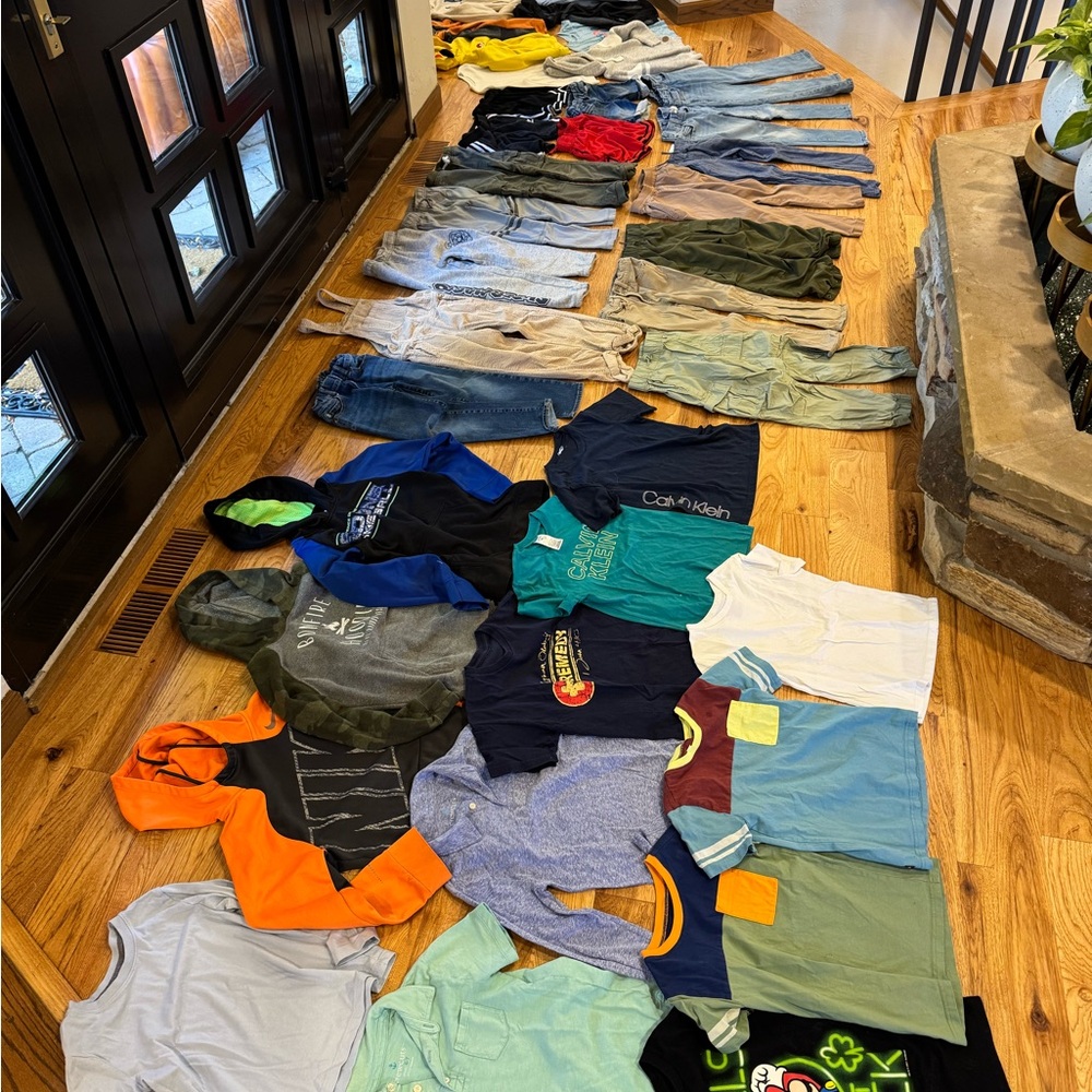 HUGE LOT Boys Size 6 7 8 S M GAP TEA H&M J.CREW NIKE Jeans Pants Sweatshirts